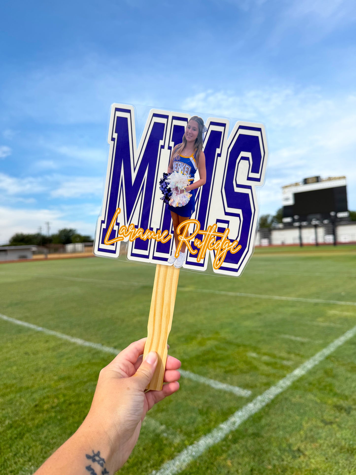 CUSTOM FANS/SIGNS cheer