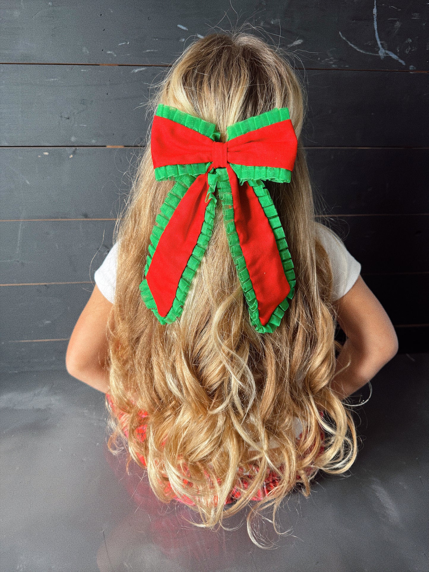 Red w Green trim XL bow