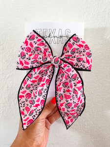 XL space cowgirl single bow